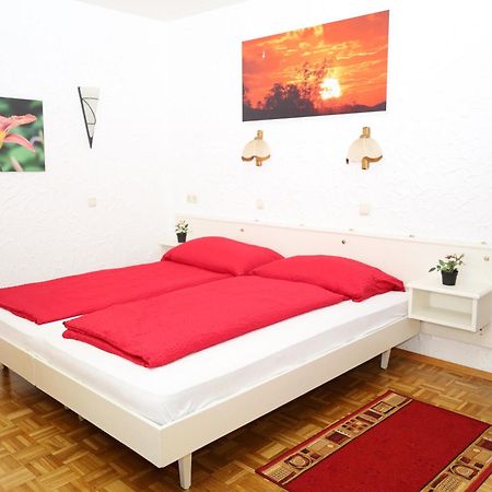 Ferienwohnung Schellander Privatstrand Фельден-ам-Вёртер-Зе Экстерьер фото