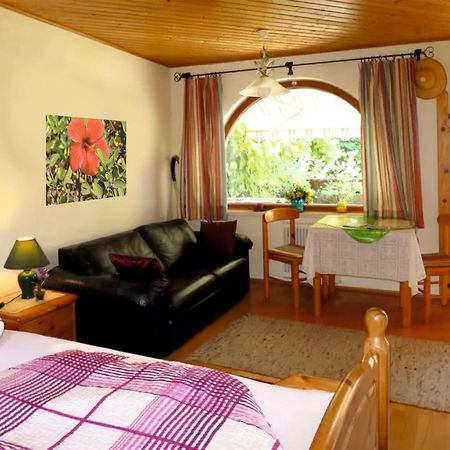 Ferienwohnung Schellander Privatstrand Фельден-ам-Вёртер-Зе Экстерьер фото